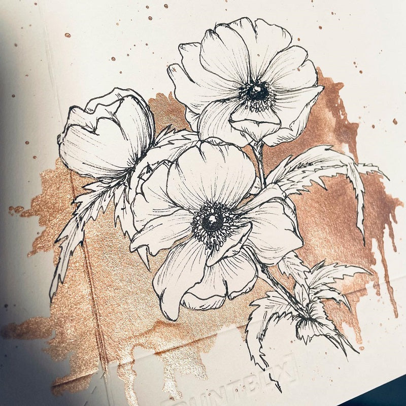 Hier wurden Blumen mit Fineliner gezeichnet